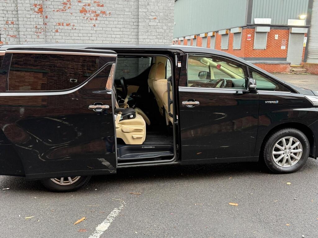 Toyota Alphard Hybrid